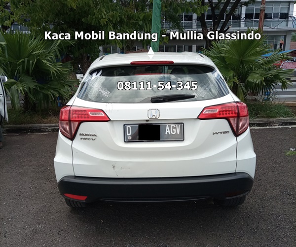 Ganti Kaca Mobil Belakang Honda HRV di Bandung