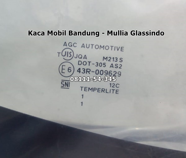 kaca mobil belakang suzuki ertiga di Bandung